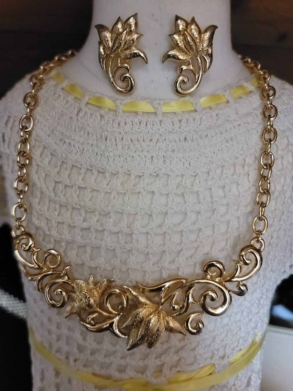 Avon 1995 Gold Floral Statement Necklace & Clip Earrings Set
